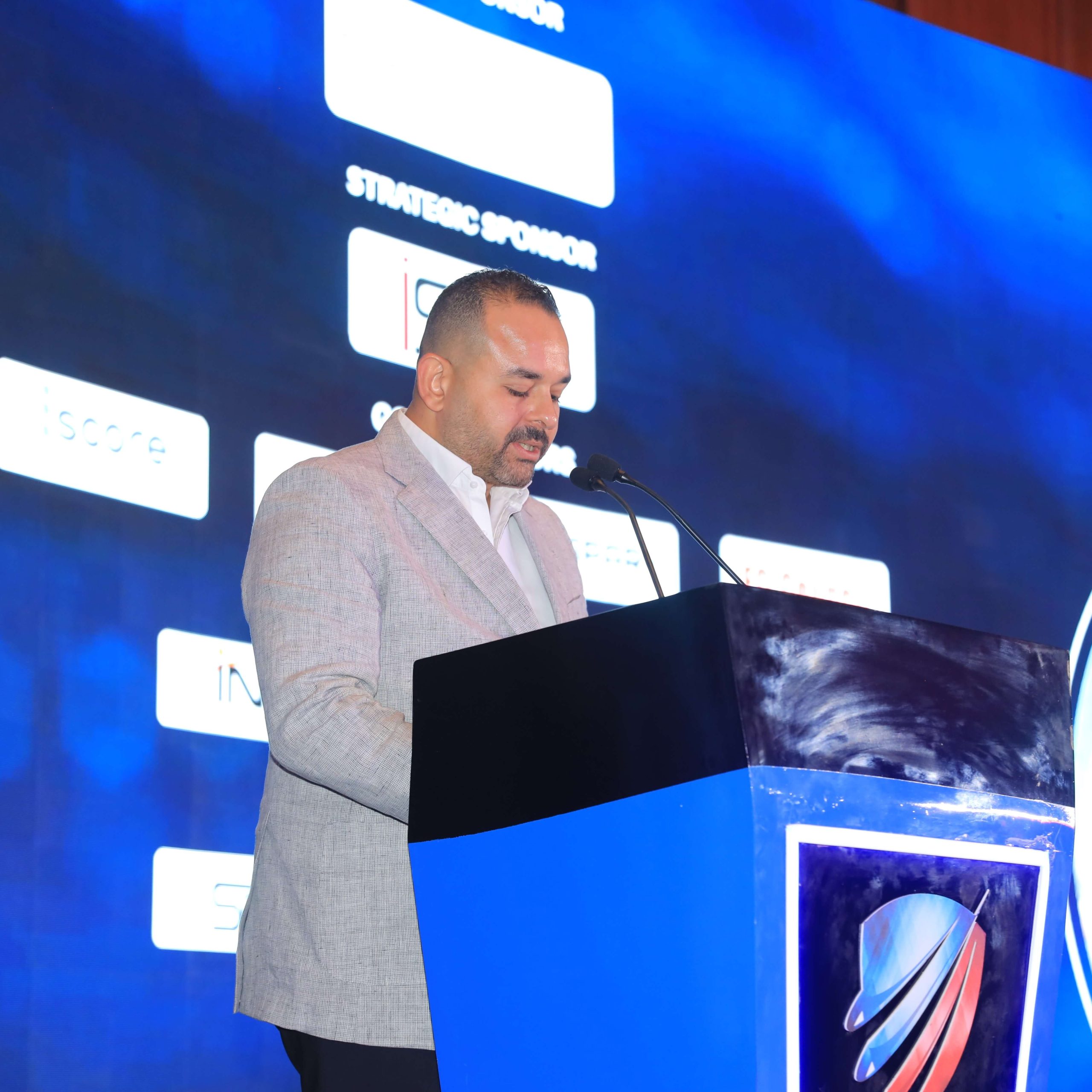 ECDC1BA0-E0A0-48E5-B5FF-8F69284C152A